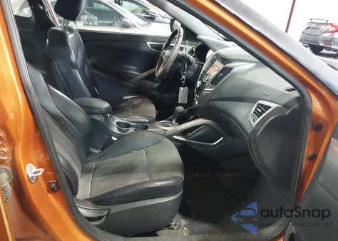 2013 Hyundai Veloster Base W/Black z USA, uszkodzony, nr VIN KMHTC6AD0DU117032